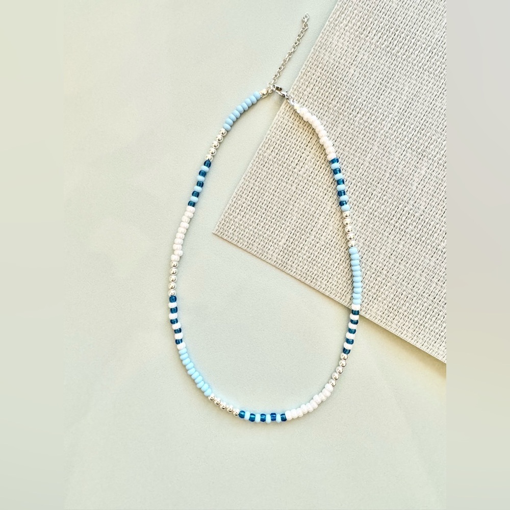 Handmade Jewerly with Clear Blue Silver Seed Bead Choker Necklace with Extension